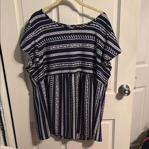 🏷️CLEARANCE🏷️ Elegant Navy and White Striped Blouse